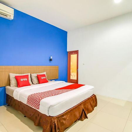 Oyo Flagship 3753 Cassa Dua Hotel Cimahi Экстерьер фото