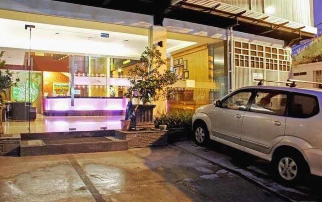 Oyo Flagship 3753 Cassa Dua Hotel Cimahi Экстерьер фото